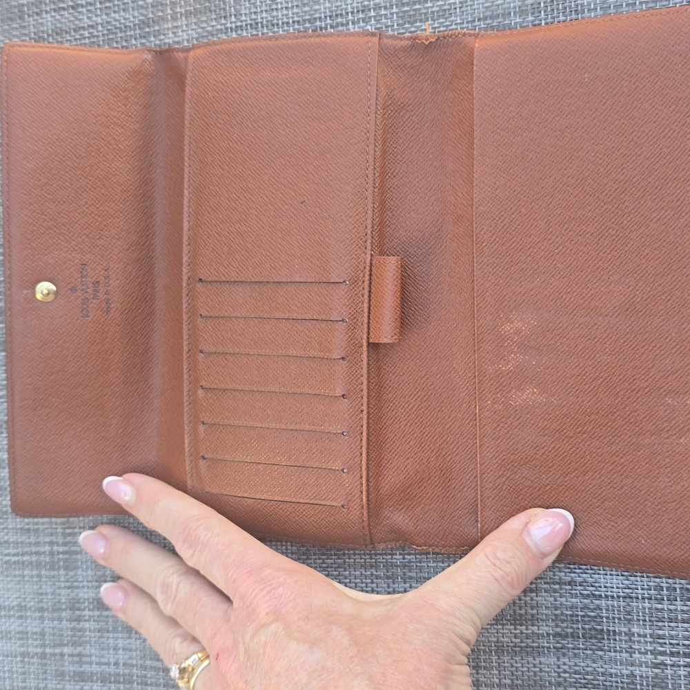 Free With $200 Purchase Louis Vuitton Monogram Wallet - Picture 3 of 14